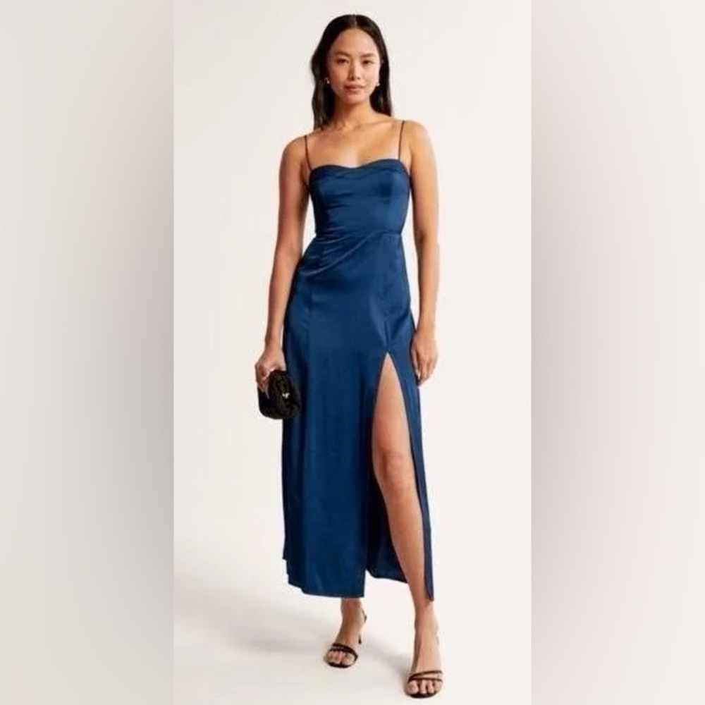 Elegant Blue Evening Gown